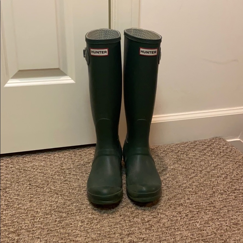 Rarely used hunter boots size 7- matte green